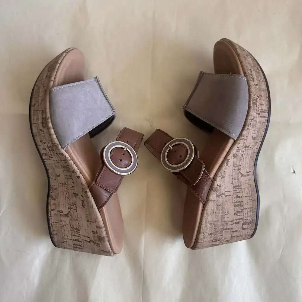 NWOT Naot Breezy Platform Wedge Sandal 7-7.5 (sz 38) Taupe Brown Leather Gold